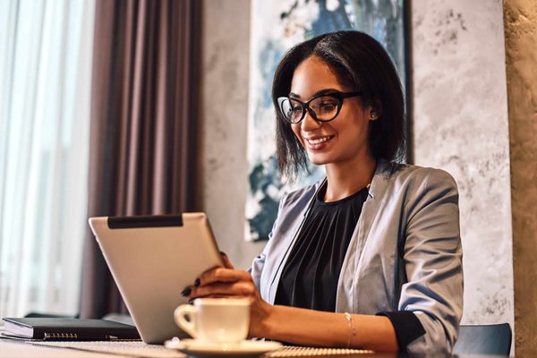 Comment des ouvrages obscurs ont-ils atteint un succès phénoménal dans le monde de l'édition ?